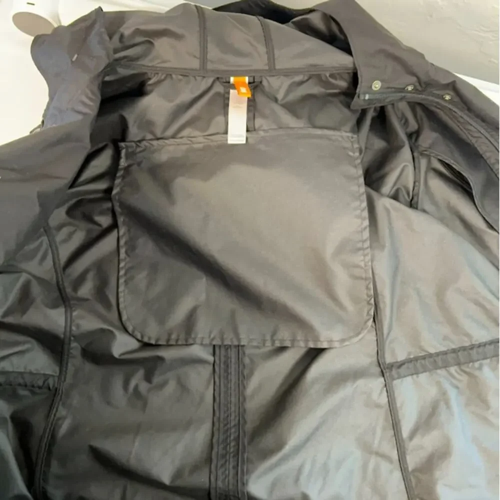 Lucy Packable Hooded Jacket Black Lightweight Windbreaker L Outdoors Active - Picture 6 of 12
